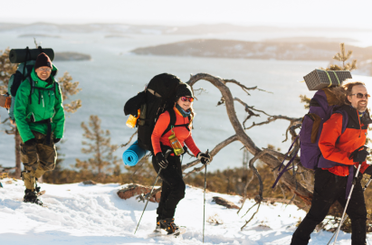 Practical Advice for Snowshoeing with Poles Across Different Scenarios